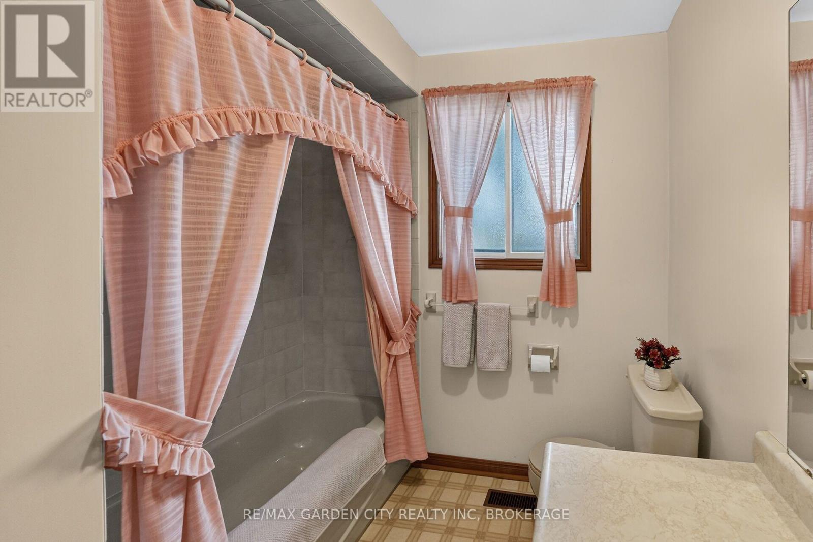 67 College Park Drive, Welland, Ontario  L3C 6Z7 - Photo 20 - X13778564