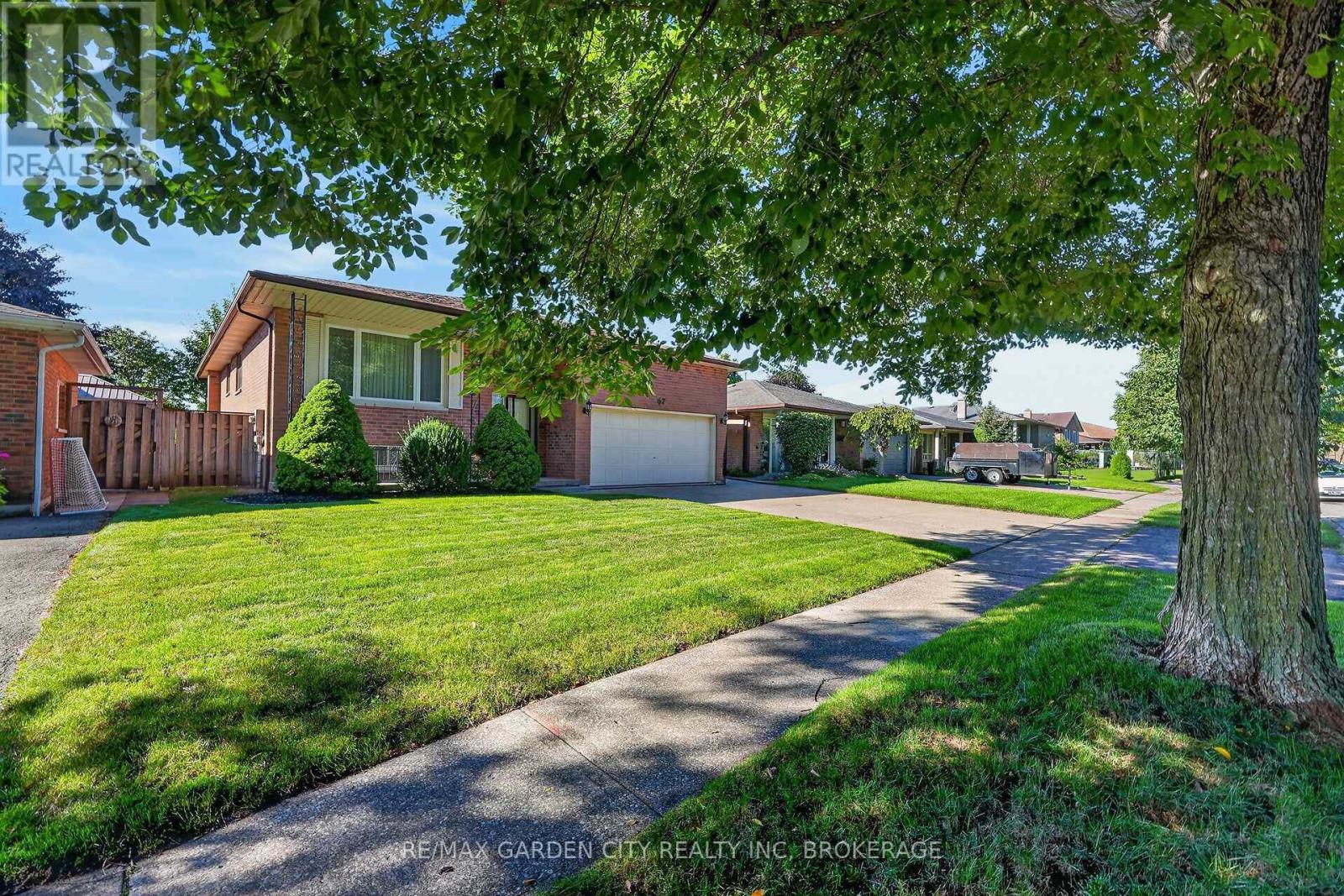 67 College Park Drive, Welland, Ontario  L3C 6Z7 - Photo 3 - X13778564