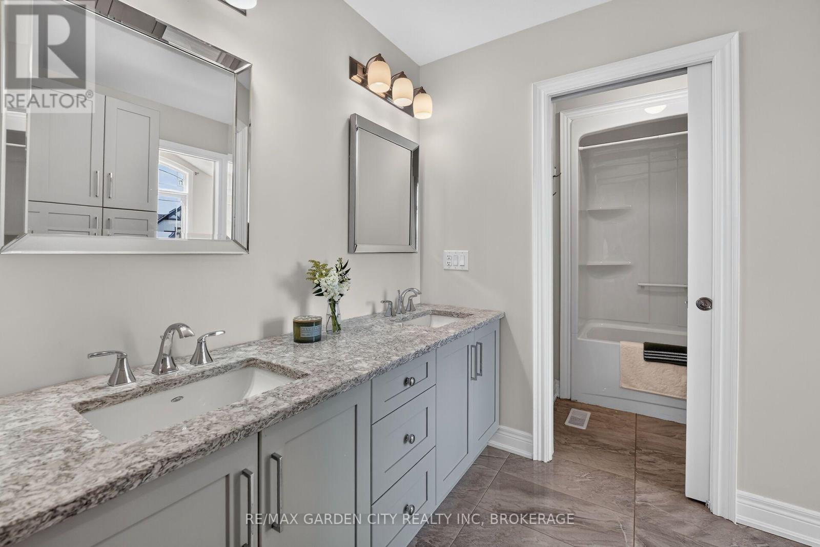57 Bergenstein Cres Crescent, Pelham, Ontario  L0S 0A1 - Photo 33 - X13778934