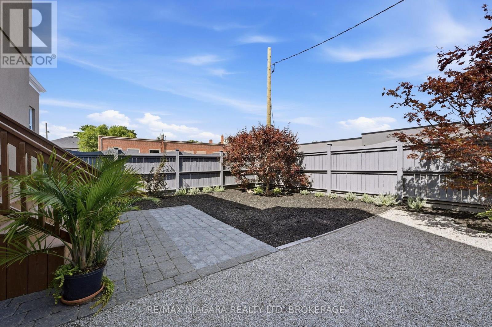 8 Trafalgar Street, St. Catharines, Ontario  L2R 3L7 - Photo 3 - X13779212