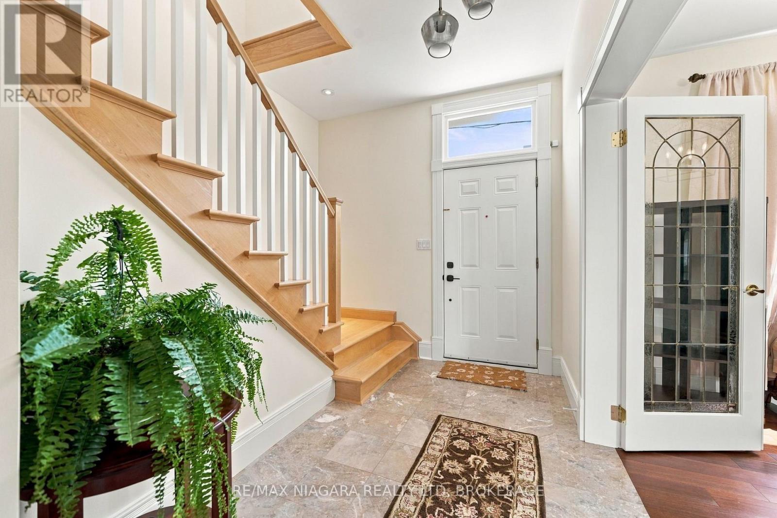 8 Trafalgar Street, St. Catharines, Ontario  L2R 3L7 - Photo 7 - X13779212