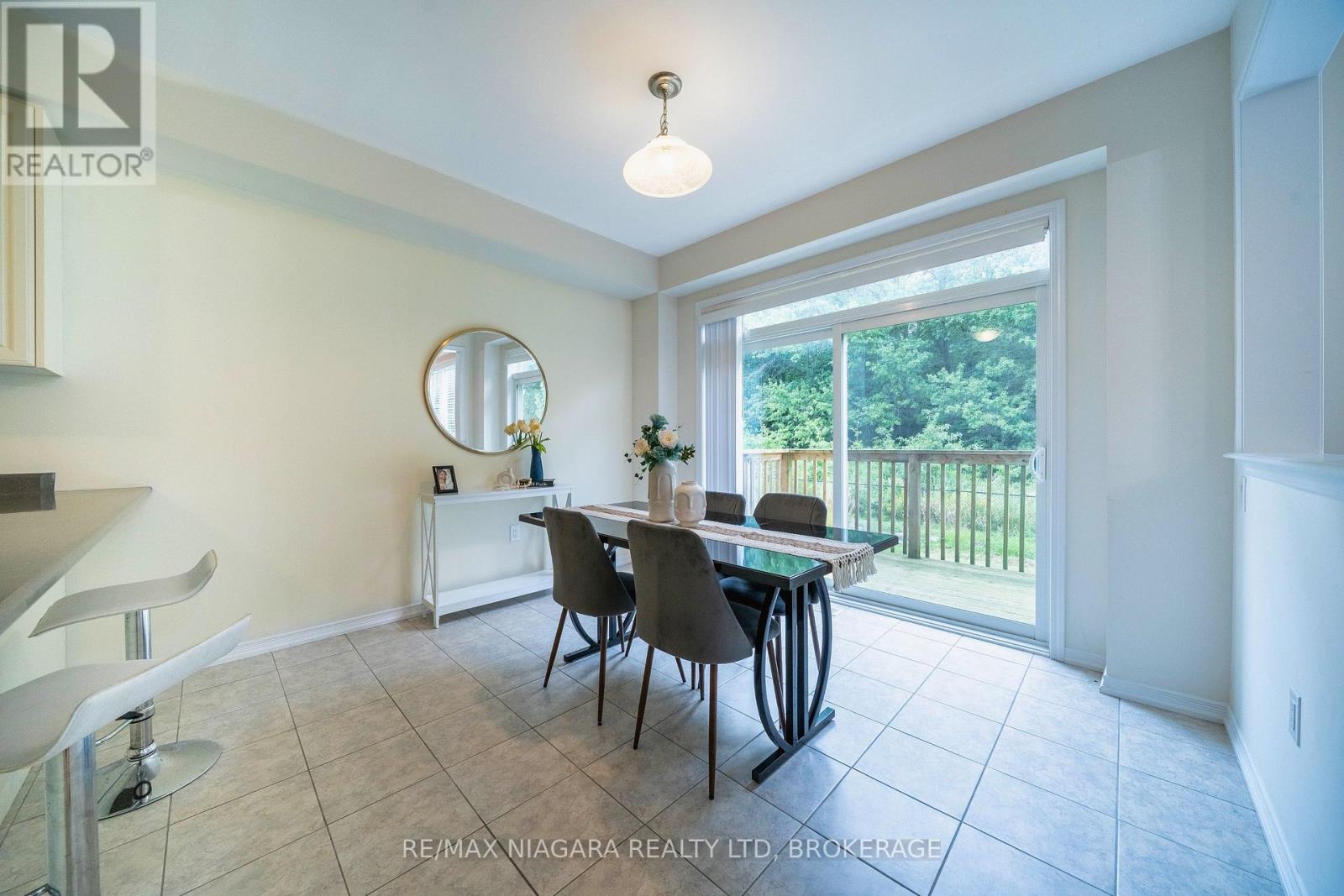 8707 Chickory Trail, Niagara Falls, Ontario  L2H 3S4 - Photo 14 - X13779474