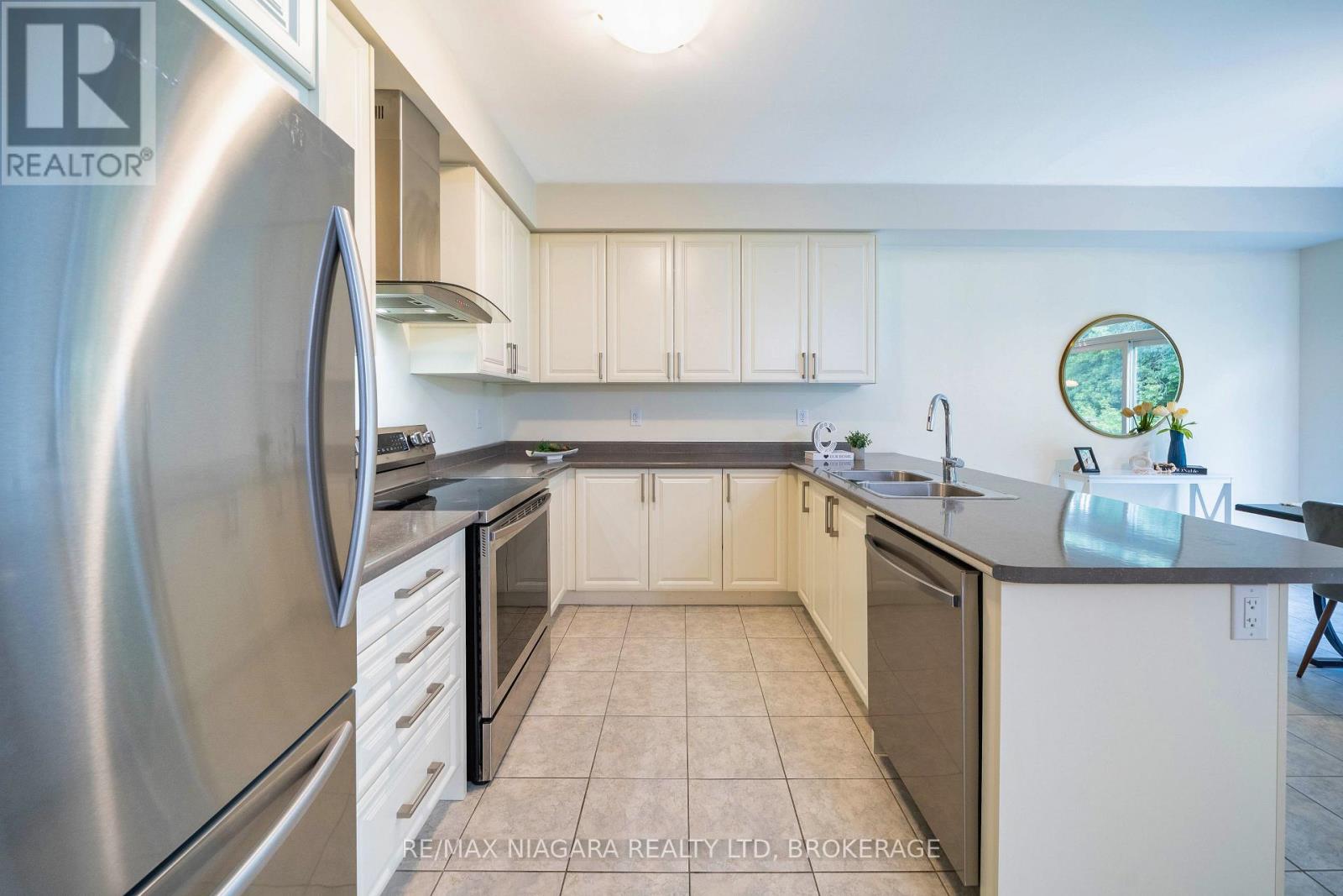 8707 Chickory Trail, Niagara Falls, Ontario  L2H 3S4 - Photo 19 - X13779474