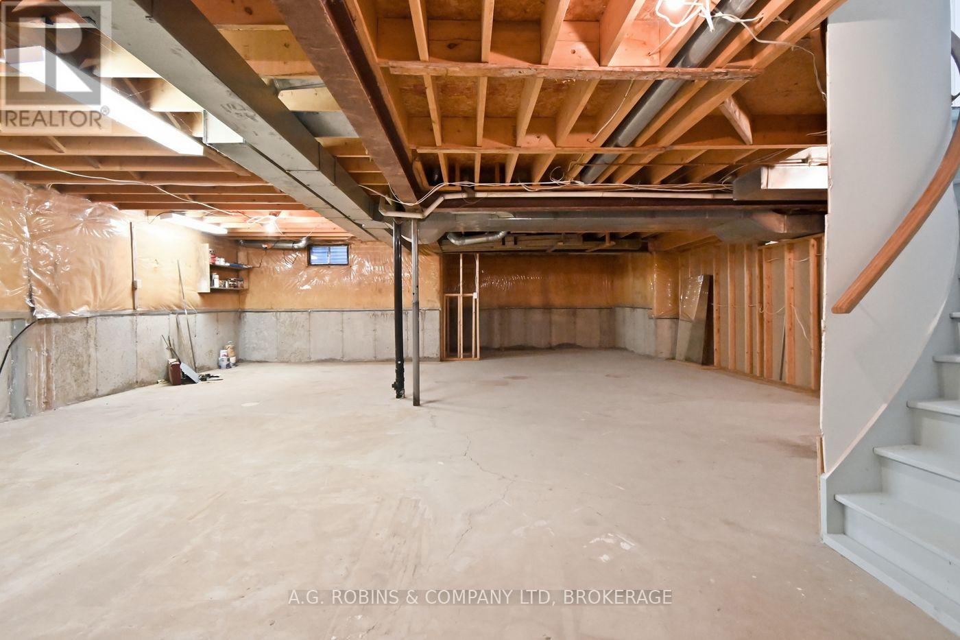 381 Kerman Avenue, Grimsby, Ontario  L3M 5C4 - Photo 35 - X13779756