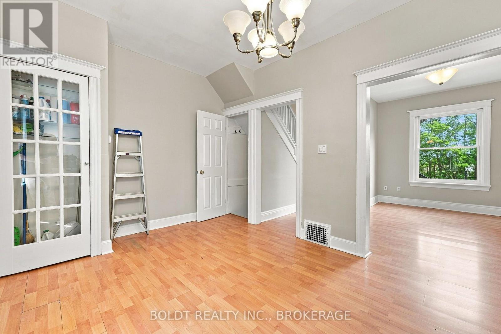 38 Mars Avenue, Hamilton, Ontario  L8L 3V8 - Photo 10 - X13779850