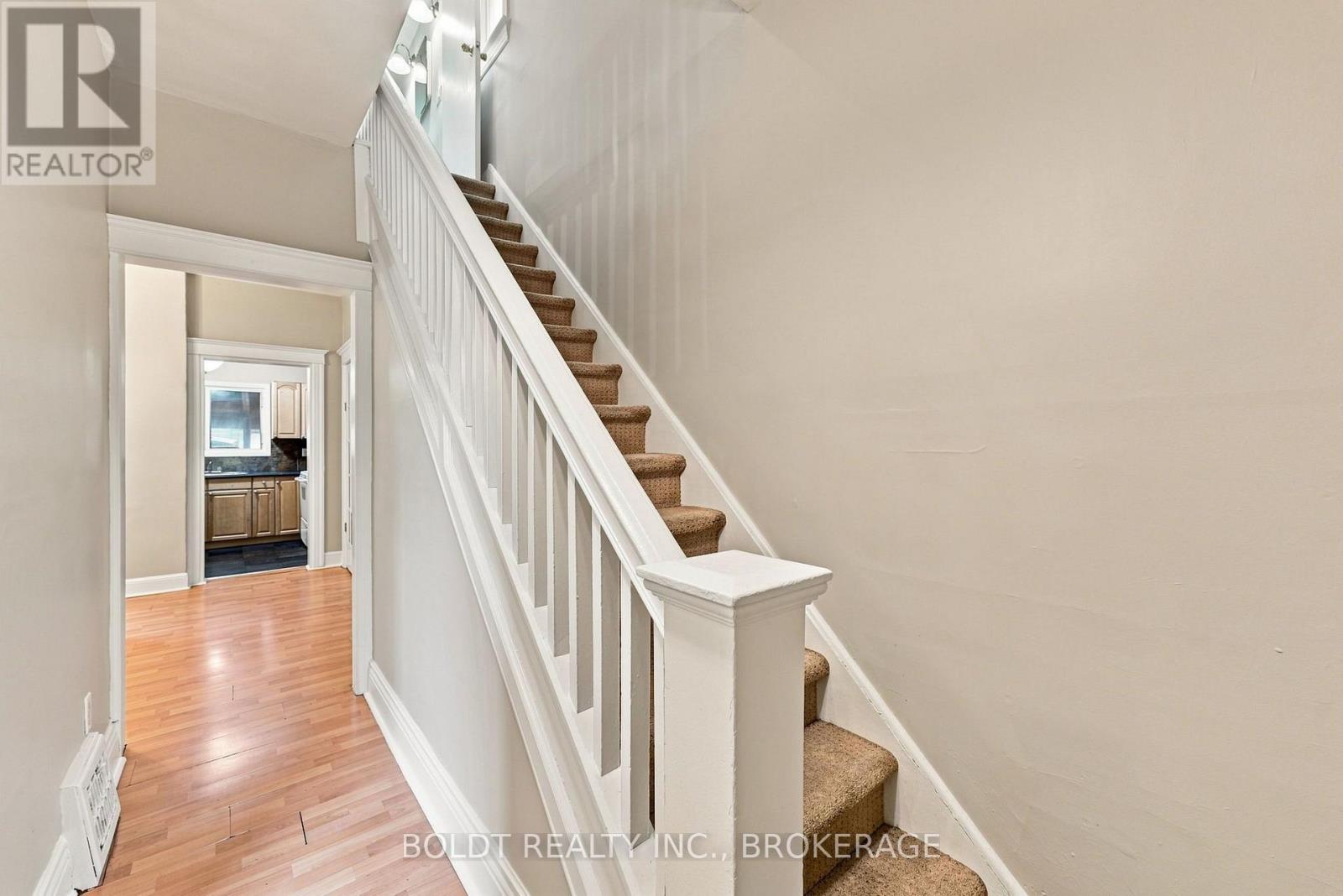 38 Mars Avenue, Hamilton, Ontario  L8L 3V8 - Photo 6 - X13779850