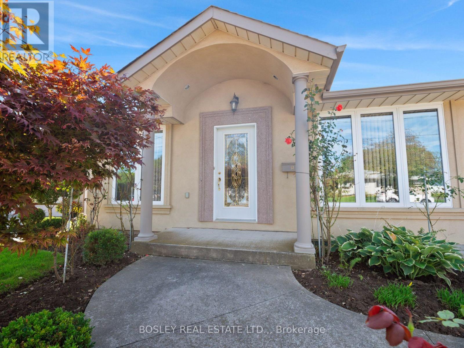 5 Bendingroad Crescent, St. Catharines, Ontario  L2N 5R4 - Photo 2 - X13780908