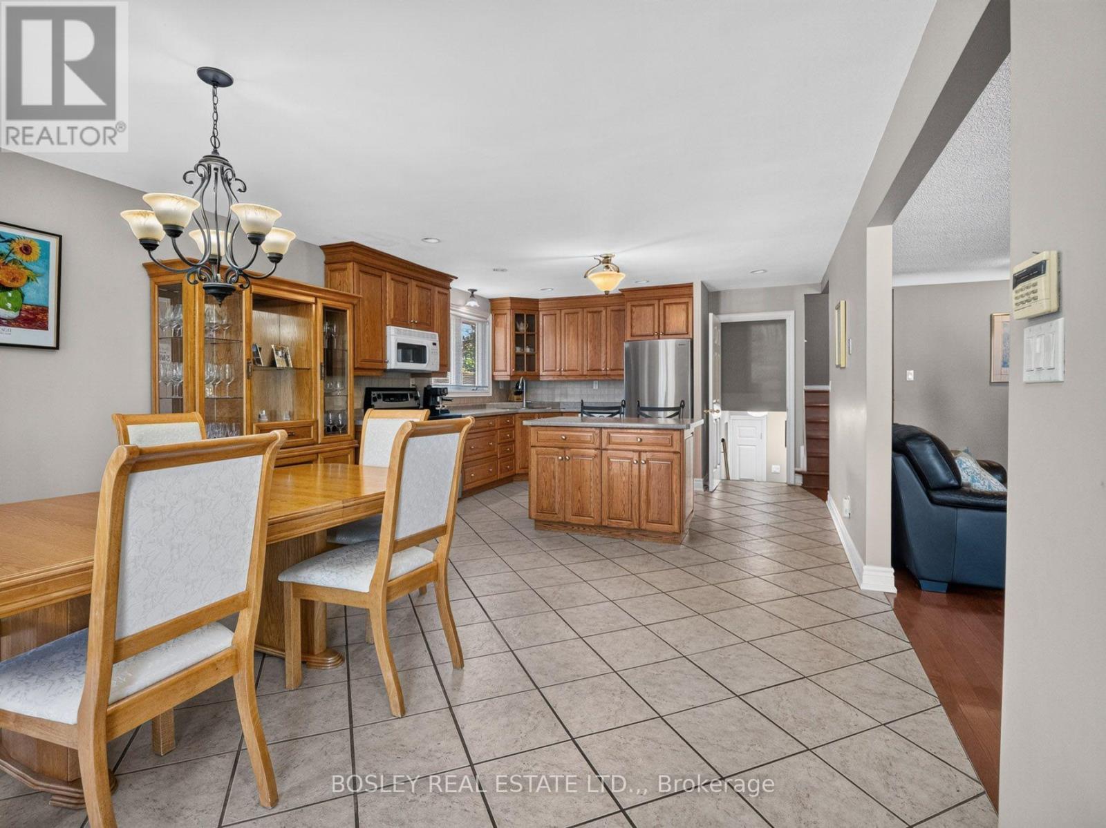 5 Bendingroad Crescent, St. Catharines, Ontario  L2N 5R4 - Photo 4 - X13780908