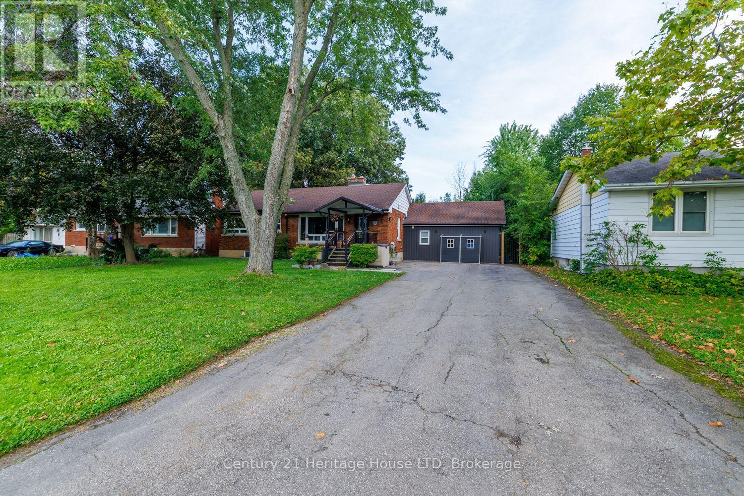6 GREENOCK CIRCLE, St. Catharines, Ontario