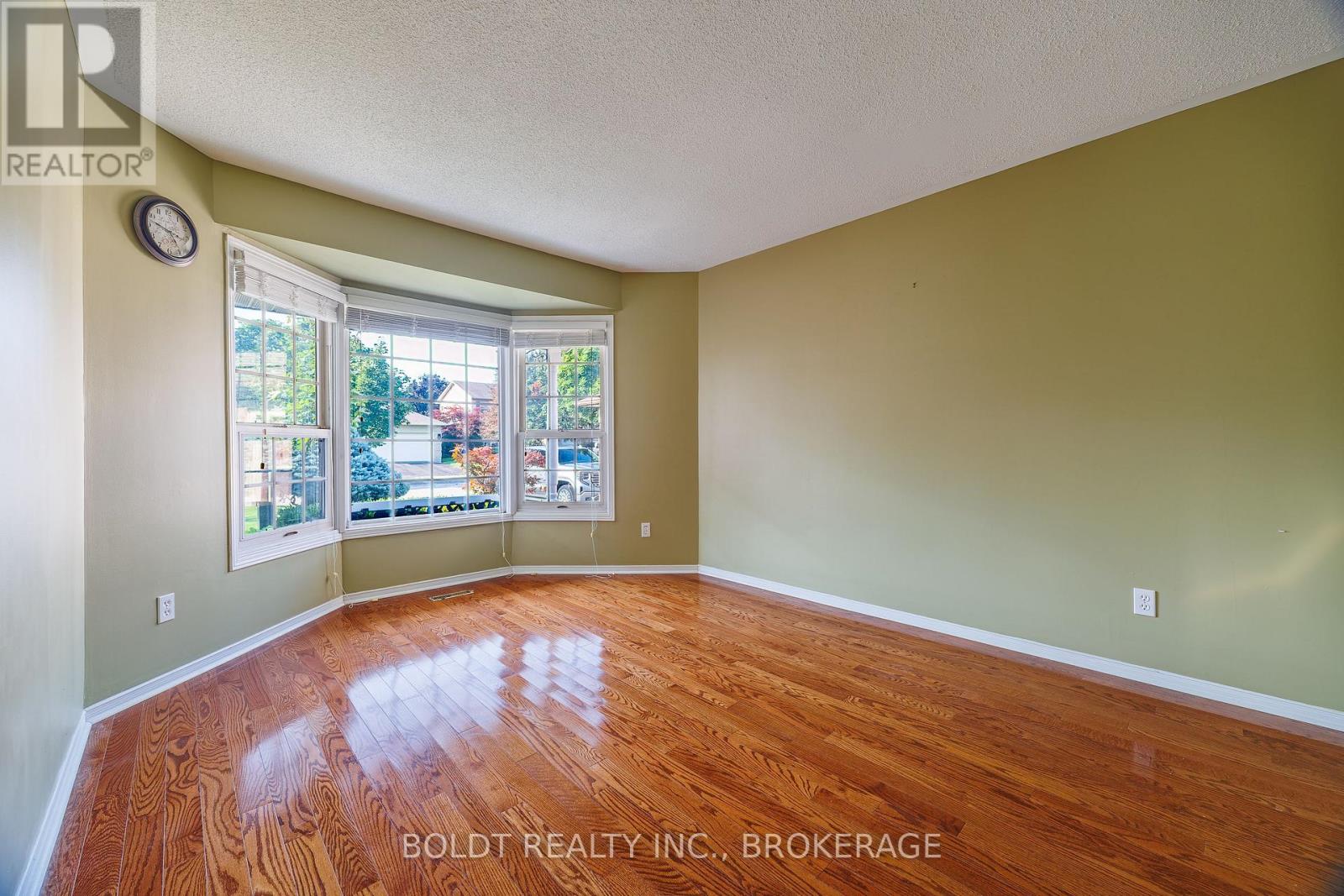 64 Carmine Crescent, St. Catharines, Ontario  L2S 3M2 - Photo 4 - X13781150