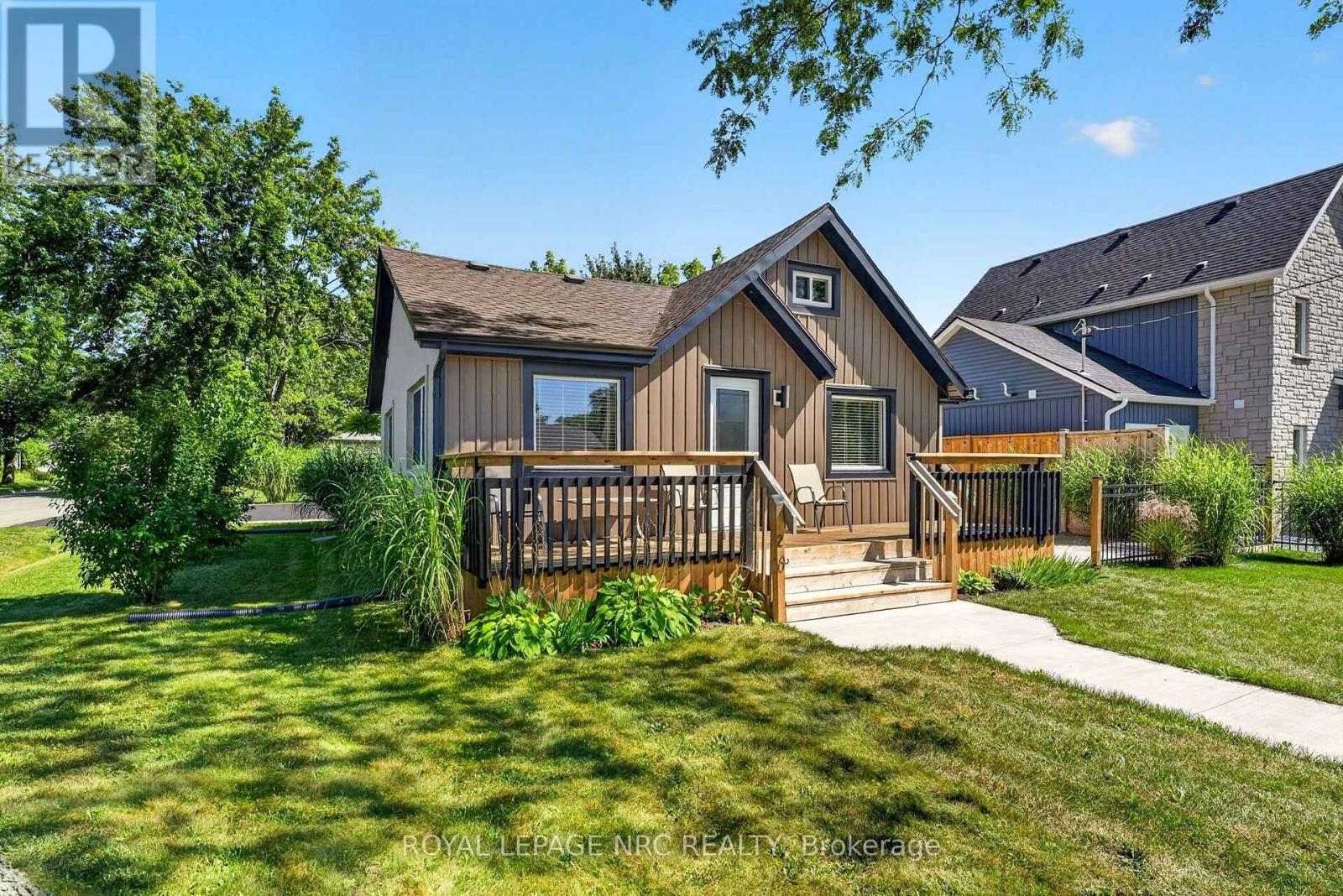 220 Rosewood Avenue, Fort Erie, Ontario  L0S 1B0 - Photo 2 - X13782266