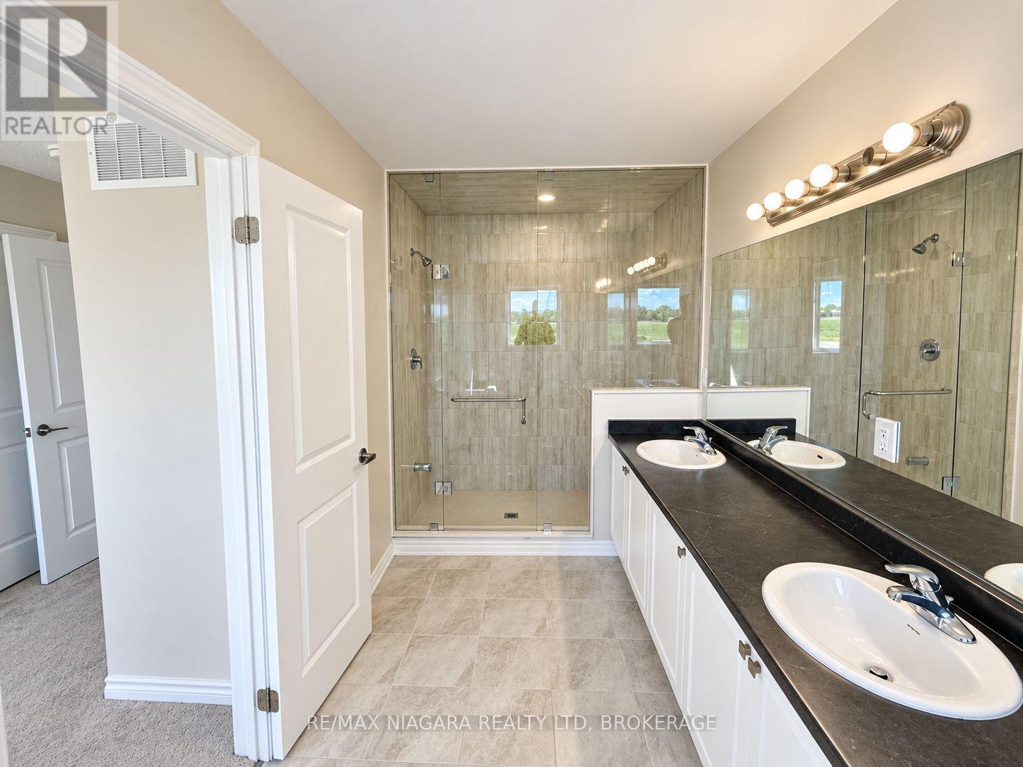 109 Sapphire Way, Thorold, Ontario  L2V 0L5 - Photo 11 - X13782638