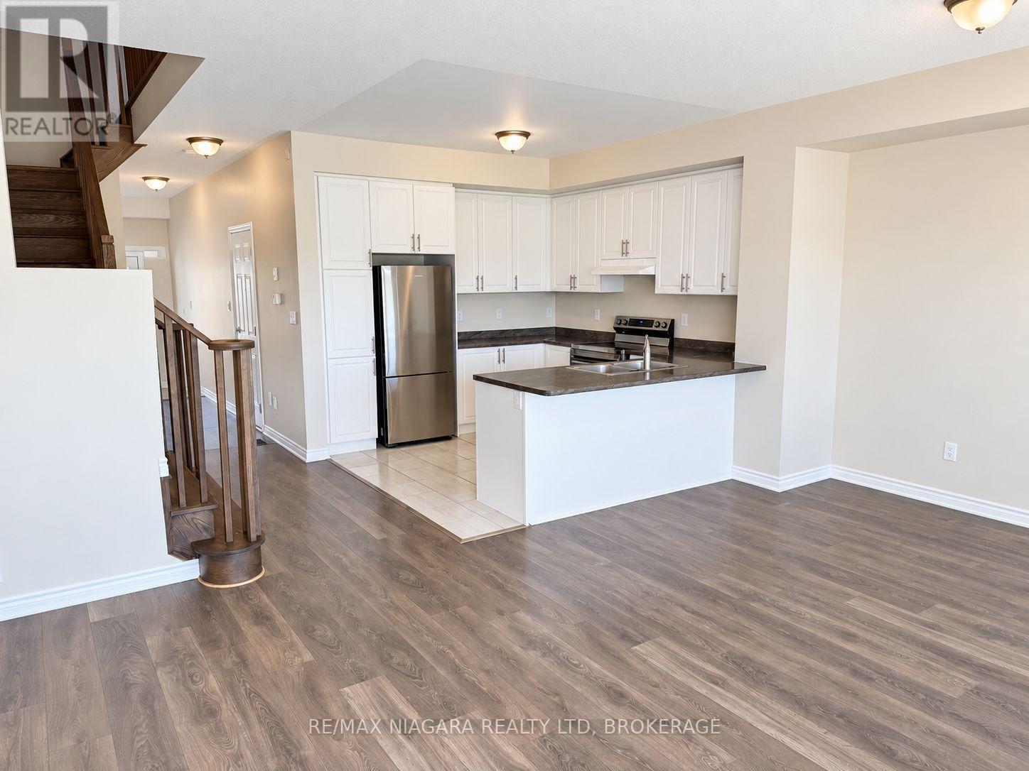 109 Sapphire Way, Thorold, Ontario  L2V 0L5 - Photo 6 - X13782638