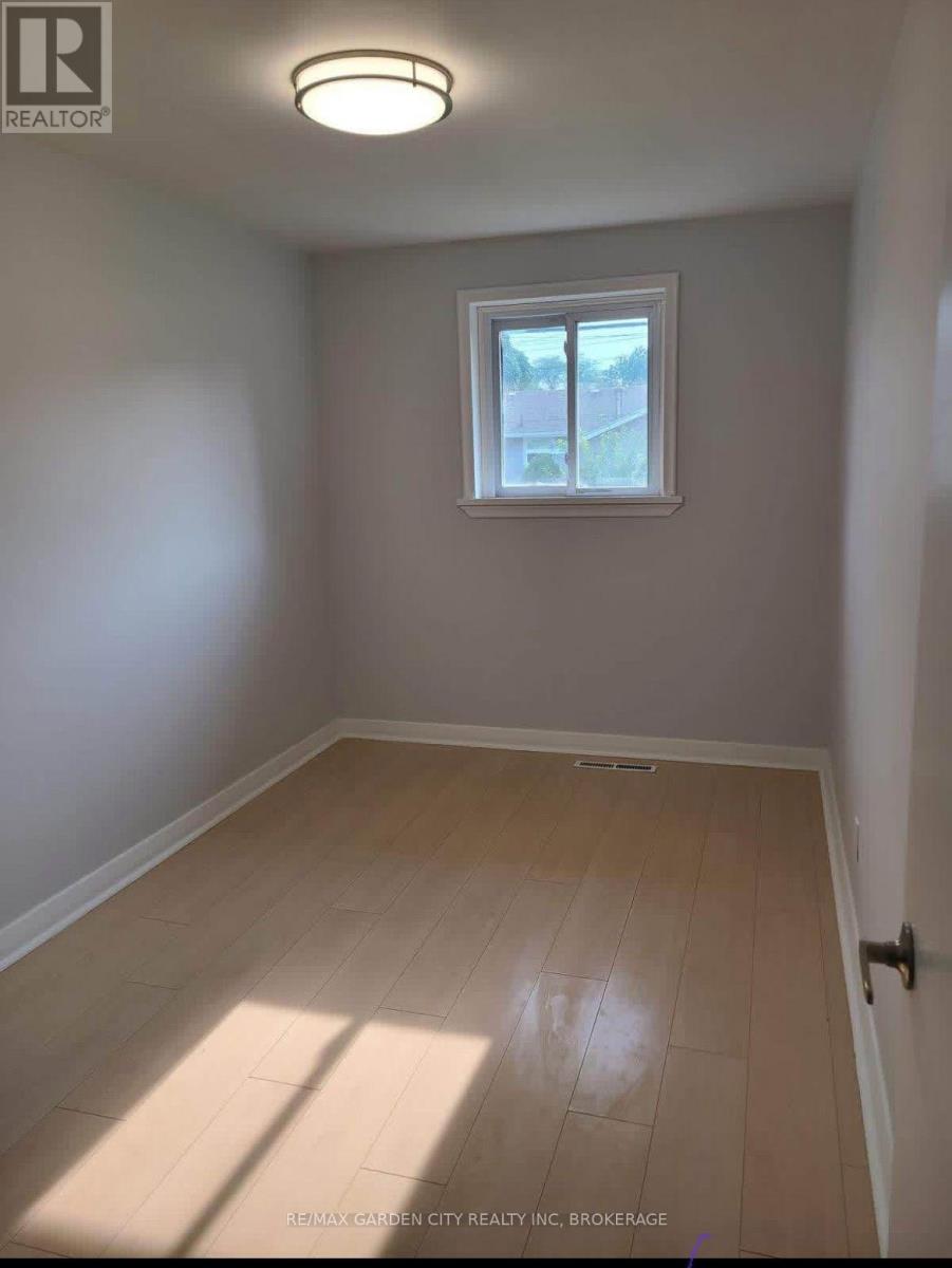 Main Floor - 91 Margery Avenue, St. Catharines, Ontario  L2R 6K2 - Photo 7 - X13783018