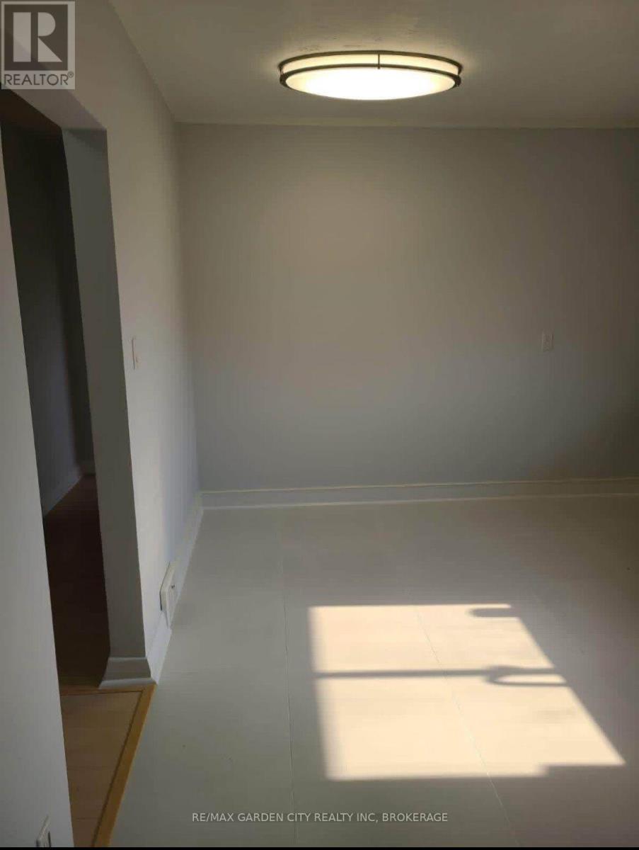 Main Floor - 91 Margery Avenue, St. Catharines, Ontario  L2R 6K2 - Photo 8 - X13783018