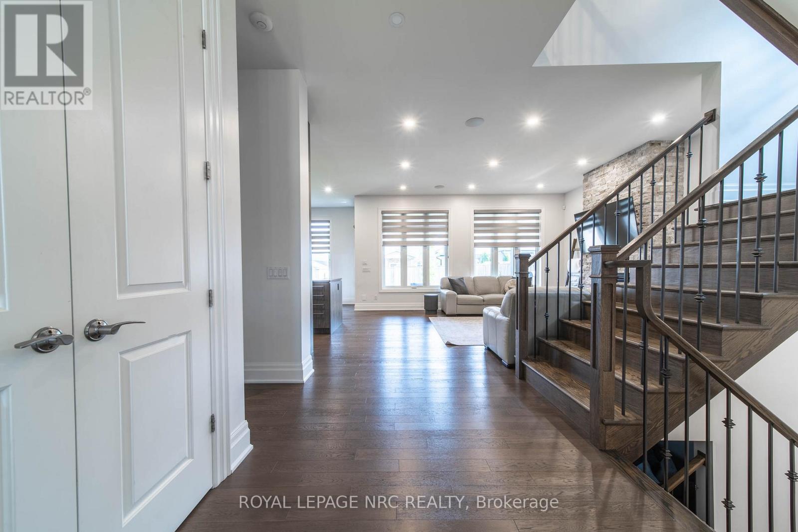 5 Autumn Avenue, Thorold, Ontario  L2V 0B6 - Photo 3 - X13783112