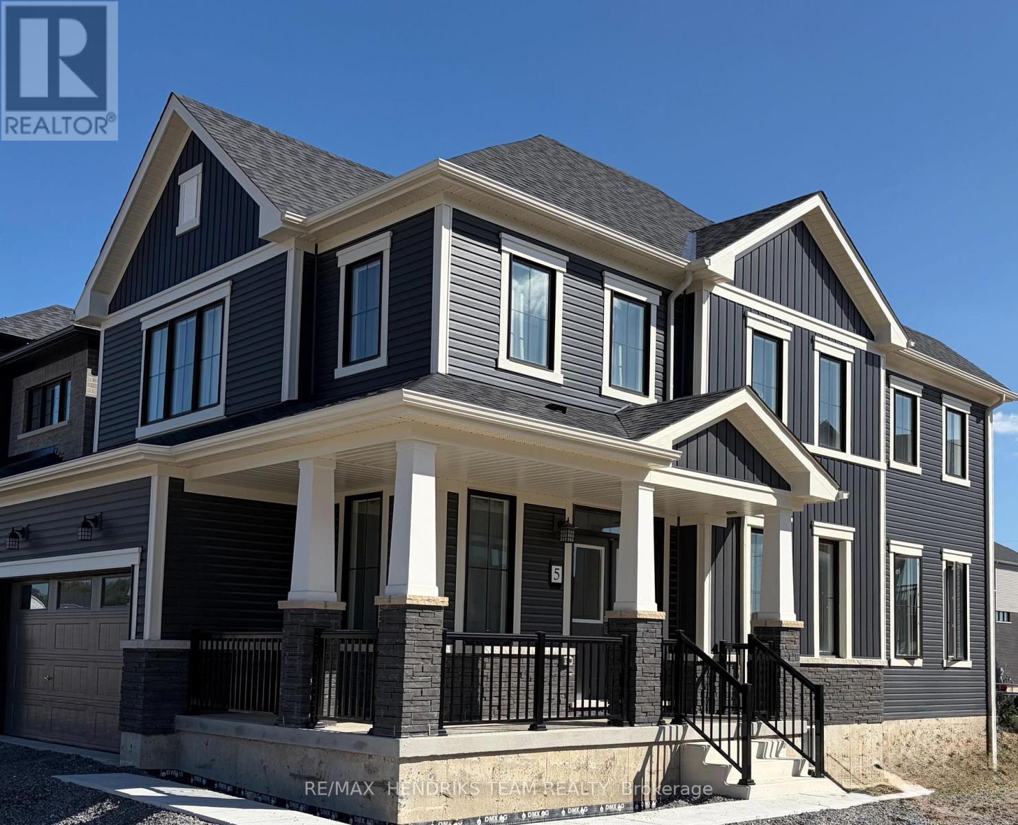 5 Derose Avenue S, Thorold, Ontario  L3B 5N5 - Photo 3 - X13783354