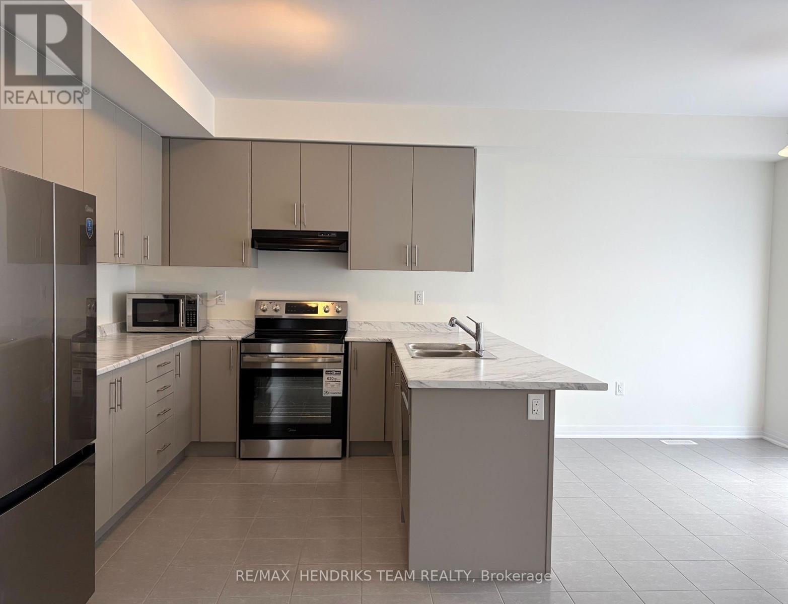 5 Derose Avenue S, Thorold, Ontario  L3B 5N5 - Photo 4 - X13783354