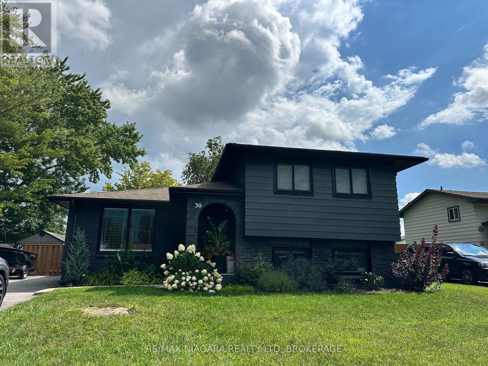 Lower - 30 Colonial Street, Welland, Ontario  L3C 5W5 - Photo 2 - X13784030