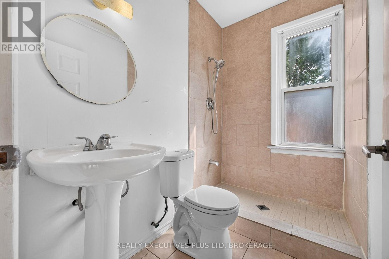 4119 Dyson Avenue, Niagara Falls, Ontario  L2E 3L6 - Photo 10 - X13784096