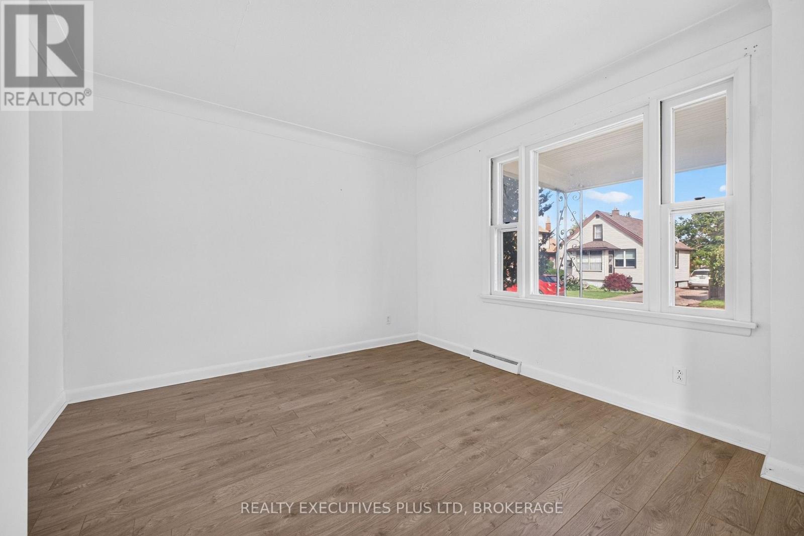 4119 Dyson Avenue, Niagara Falls, Ontario  L2E 3L6 - Photo 13 - X13784096