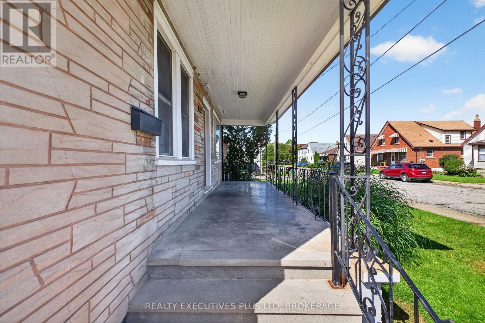 4119 Dyson Avenue, Niagara Falls, Ontario  L2E 3L6 - Photo 3 - X13784096