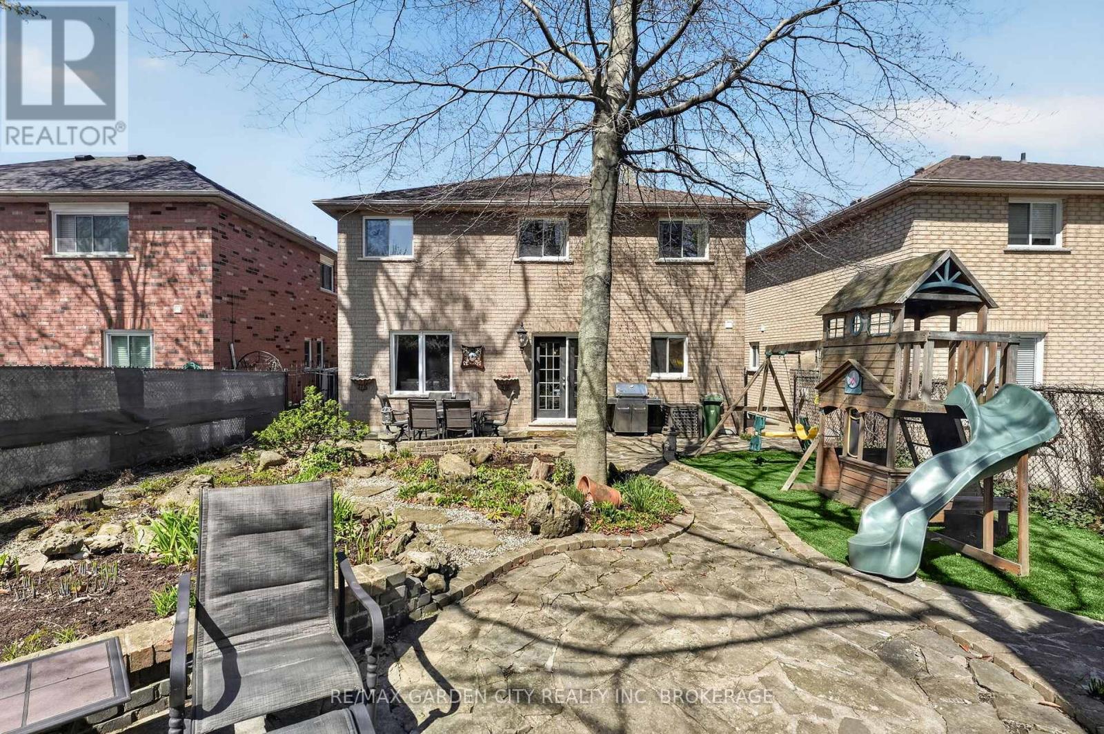 734 Brigadoon Drive, Hamilton, Ontario  L9C 7S2 - Photo 37 - X13784212