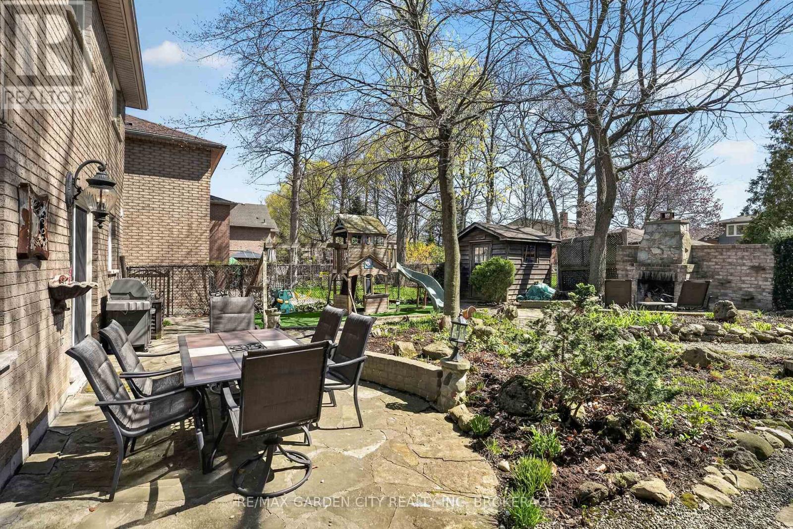734 Brigadoon Drive, Hamilton, Ontario  L9C 7S2 - Photo 39 - X13784212