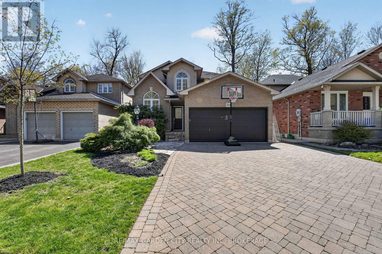 734 Brigadoon Drive, Hamilton, Ontario  L9C 7S2 - Photo 4 - X13784212