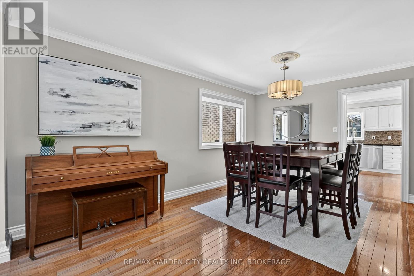 734 Brigadoon Drive, Hamilton, Ontario  L9C 7S2 - Photo 6 - X13784212