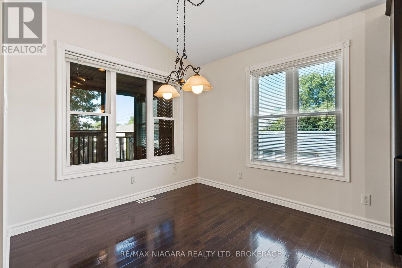 5671 Highland Avenue, Niagara Falls, Ontario  L2G 4X2 - Photo 14 - X13784292