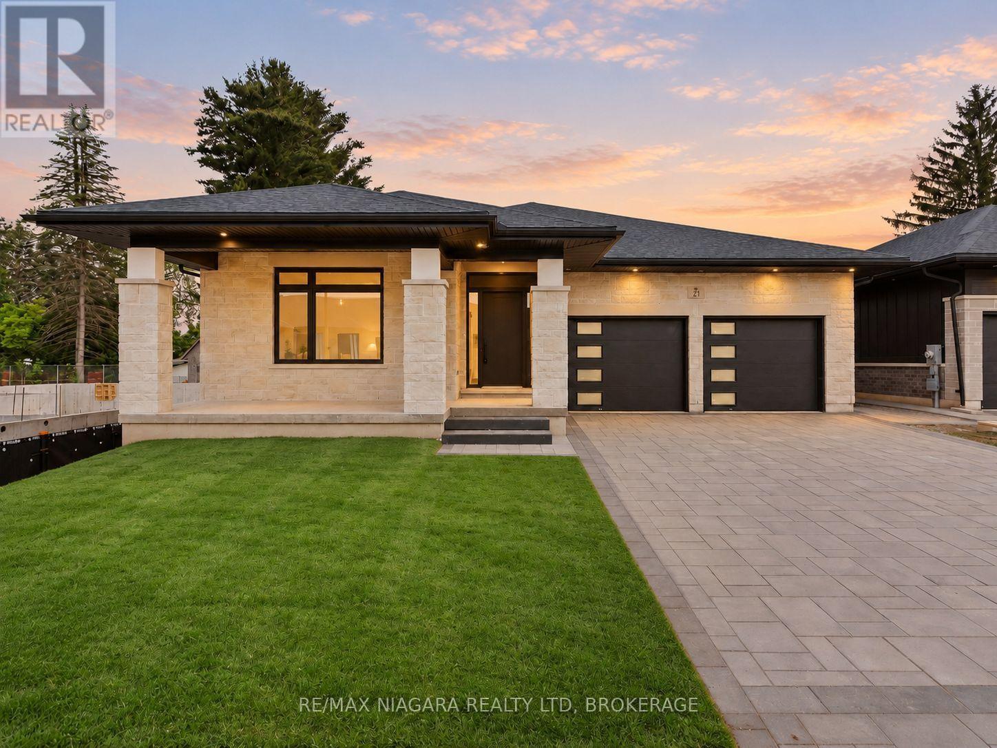 21 ACCURSI CRESCENT, Pelham, Ontario