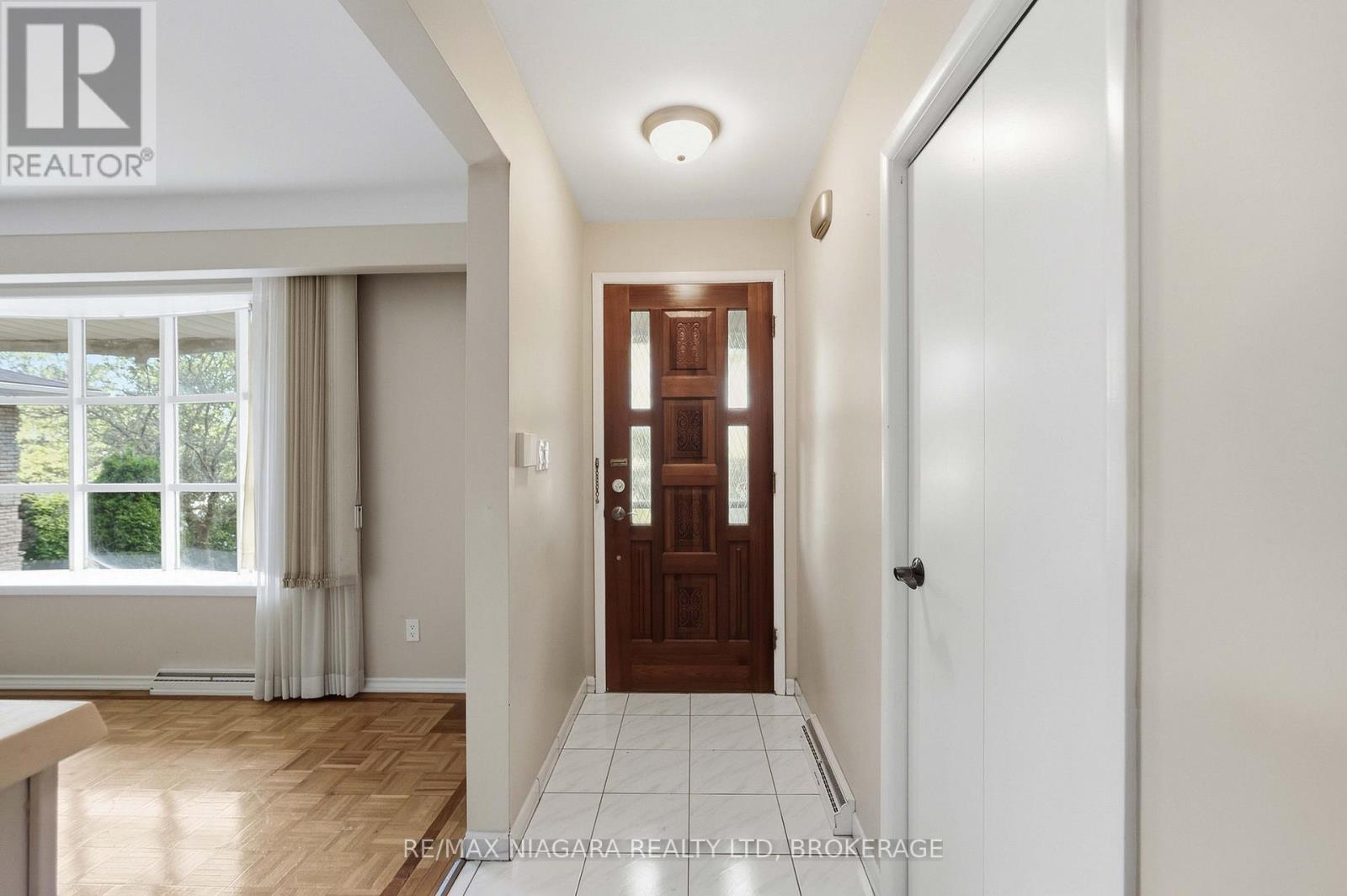 150 Woodside Drive, St. Catharines, Ontario  L2T 1X2 - Photo 3 - X13785436
