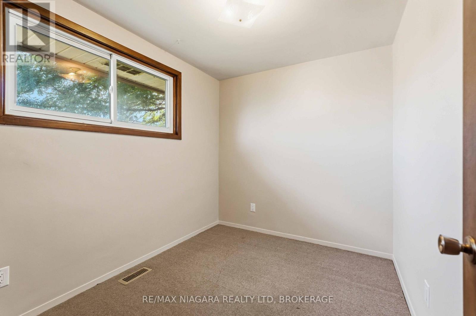 34 Royal Road, Port Colborne, Ontario  L3K 4A9 - Photo 11 - X13786012