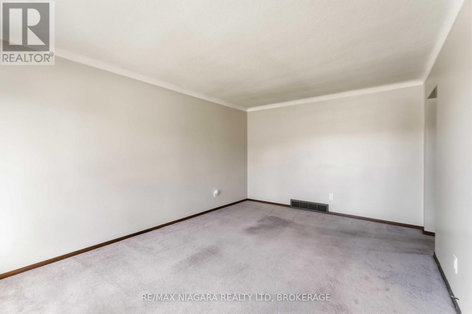 34 Royal Road, Port Colborne, Ontario  L3K 4A9 - Photo 5 - X13786012