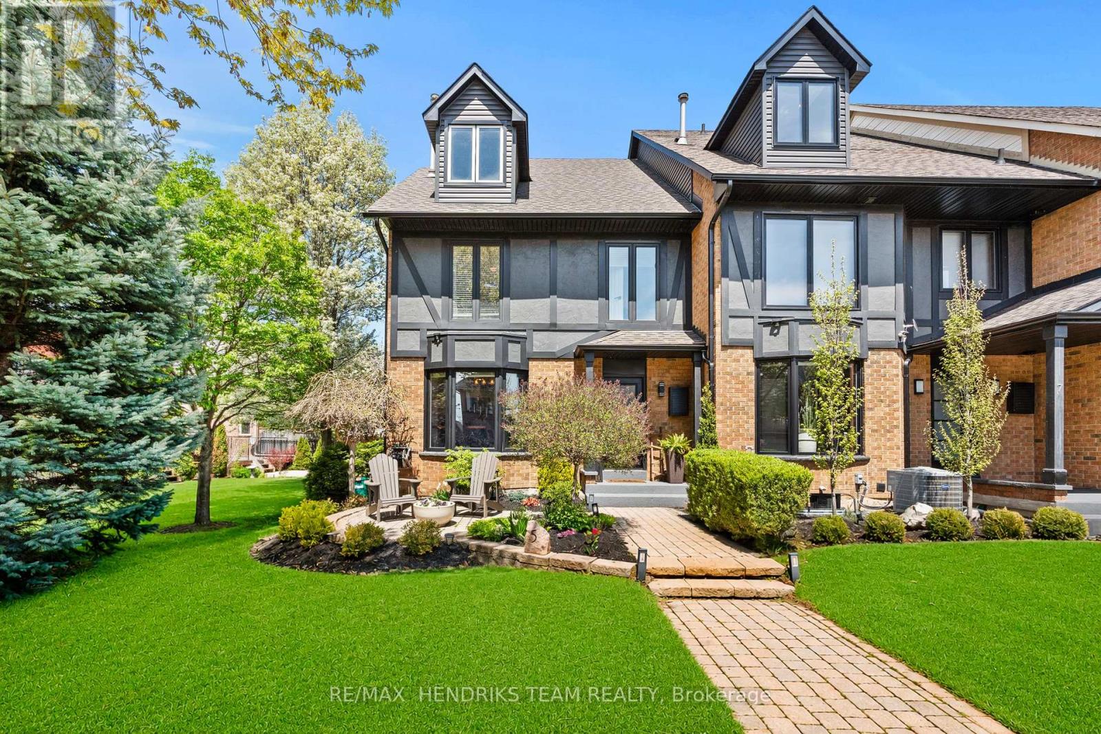 5 HARBOUR DRIVE, Hamilton, Ontario