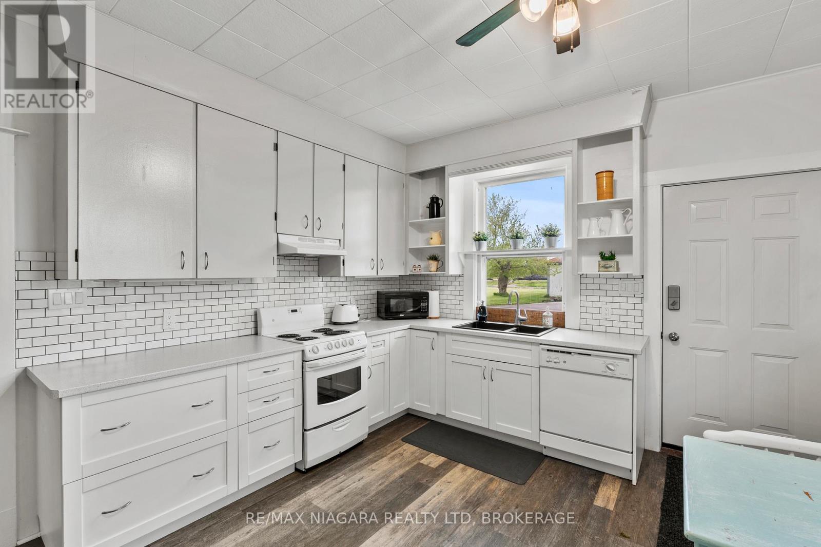 1068 Niagara Stone Road, Niagara-On-The-Lake, Ontario  L0S 1J0 - Photo 10 - X13786646
