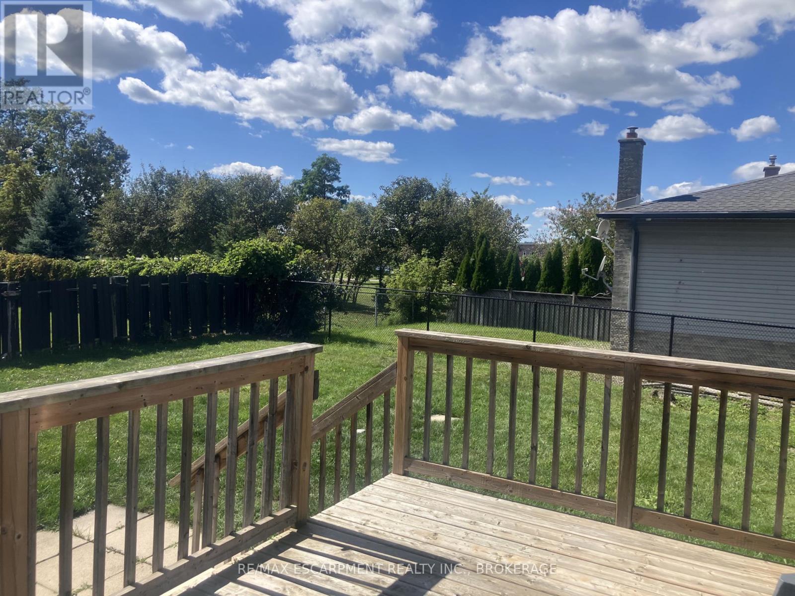 Upper - 17 Mellenby Street, Hamilton, Ontario  L8J 1E6 - Photo 17 - X13787540