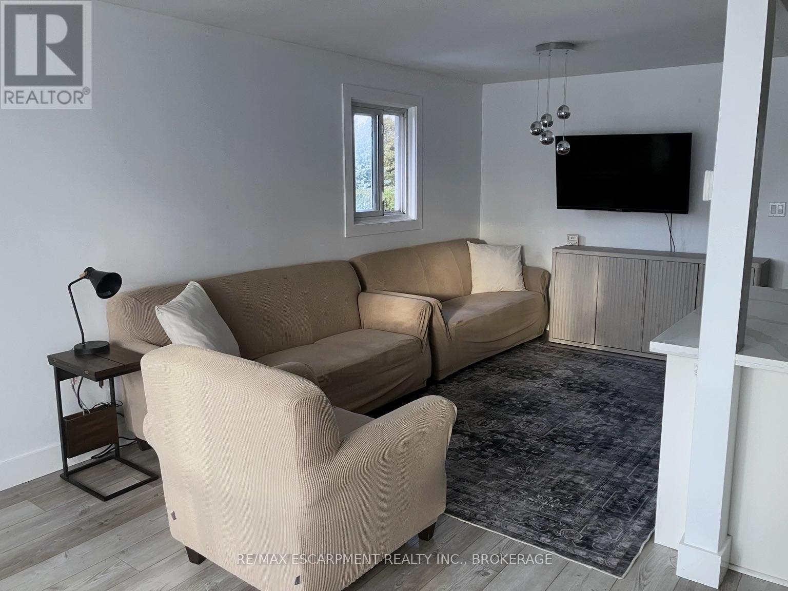 Upper - 17 Mellenby Street, Hamilton, Ontario  L8J 1E6 - Photo 7 - X13787540