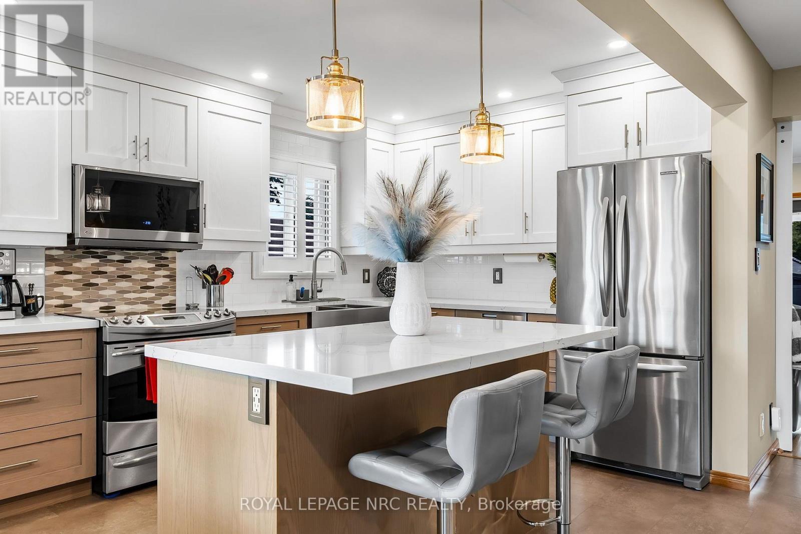 77 St. Augustine Drive, St. Catharines, Ontario  L2P 3V7 - Photo 4 - X13787748