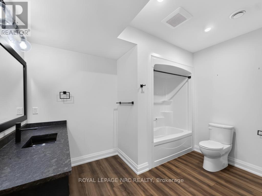 14 Charlotte Court, Welland, Ontario  L3C 1P5 - Photo 36 - X13788244