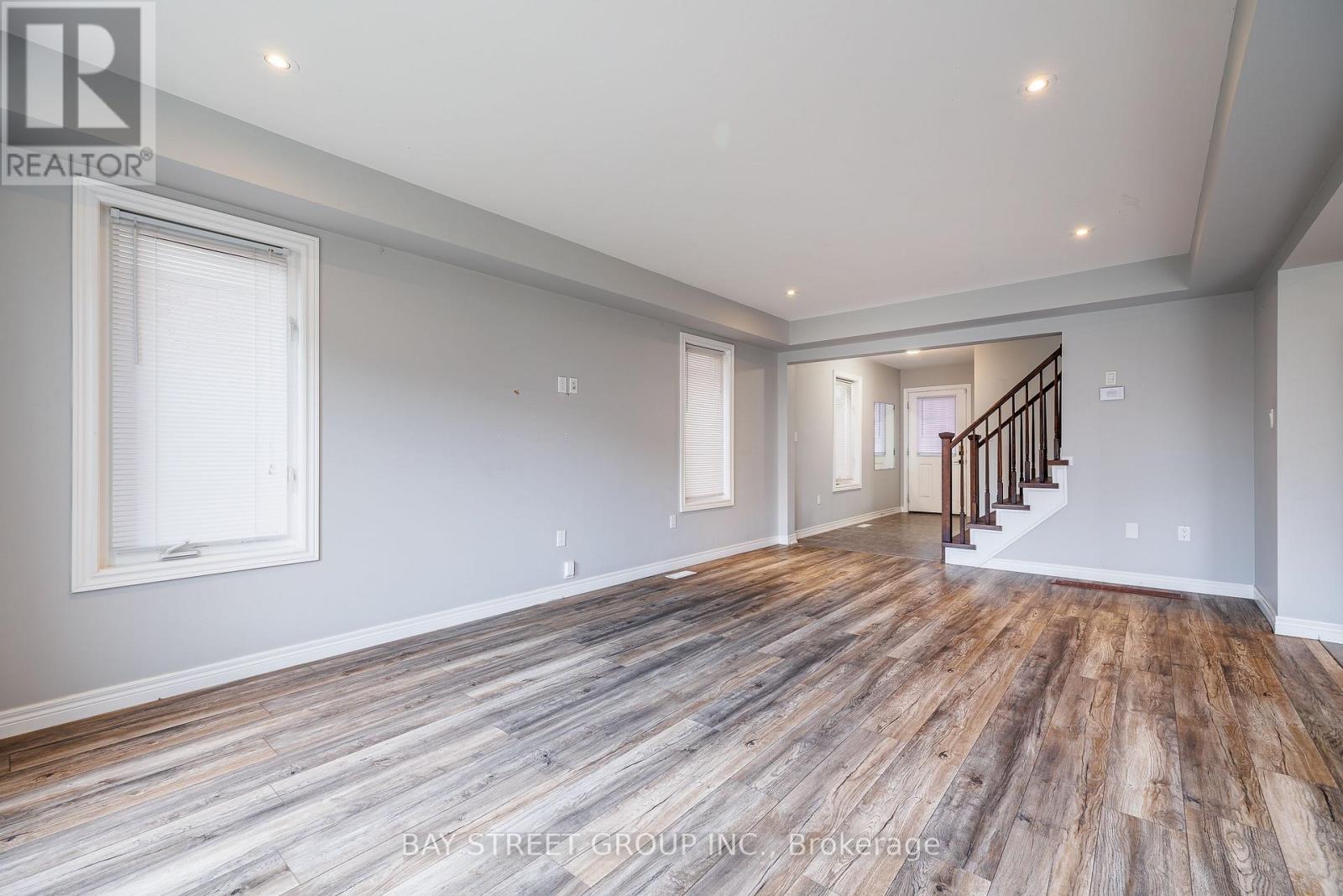 7752 Willey Street, Niagara Falls, Ontario  L2G 0H2 - Photo 4 - X13789228