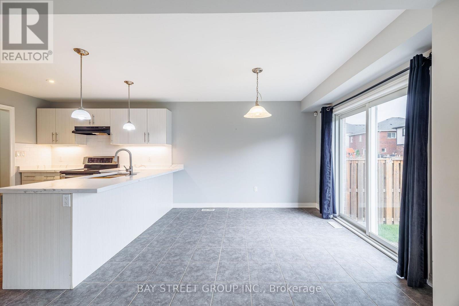 7752 Willey Street, Niagara Falls, Ontario  L2G 0H2 - Photo 5 - X13789228