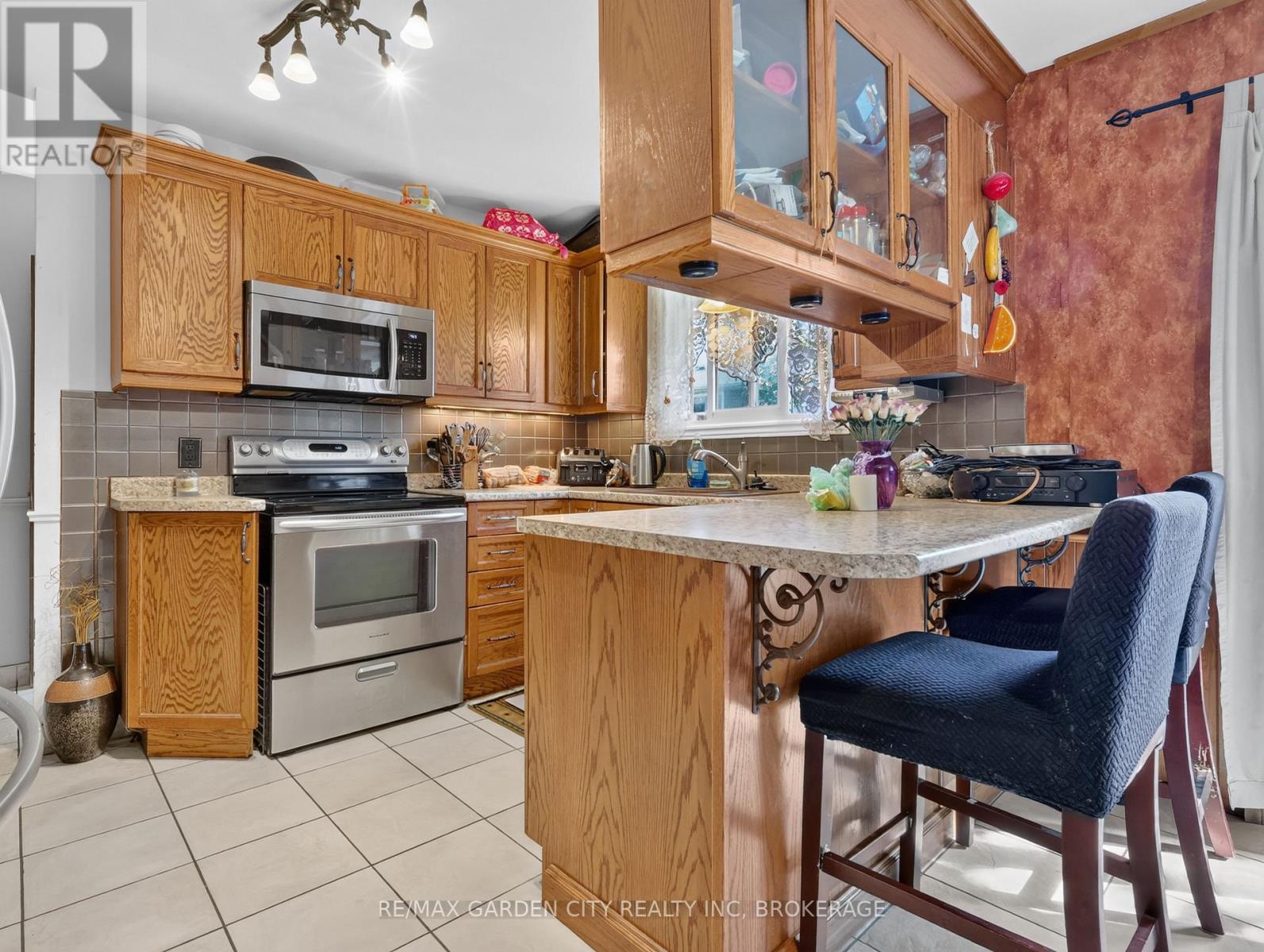 56 Burness Drive, St. Catharines, Ontario  L2P 1J5 - Photo 8 - X13789244