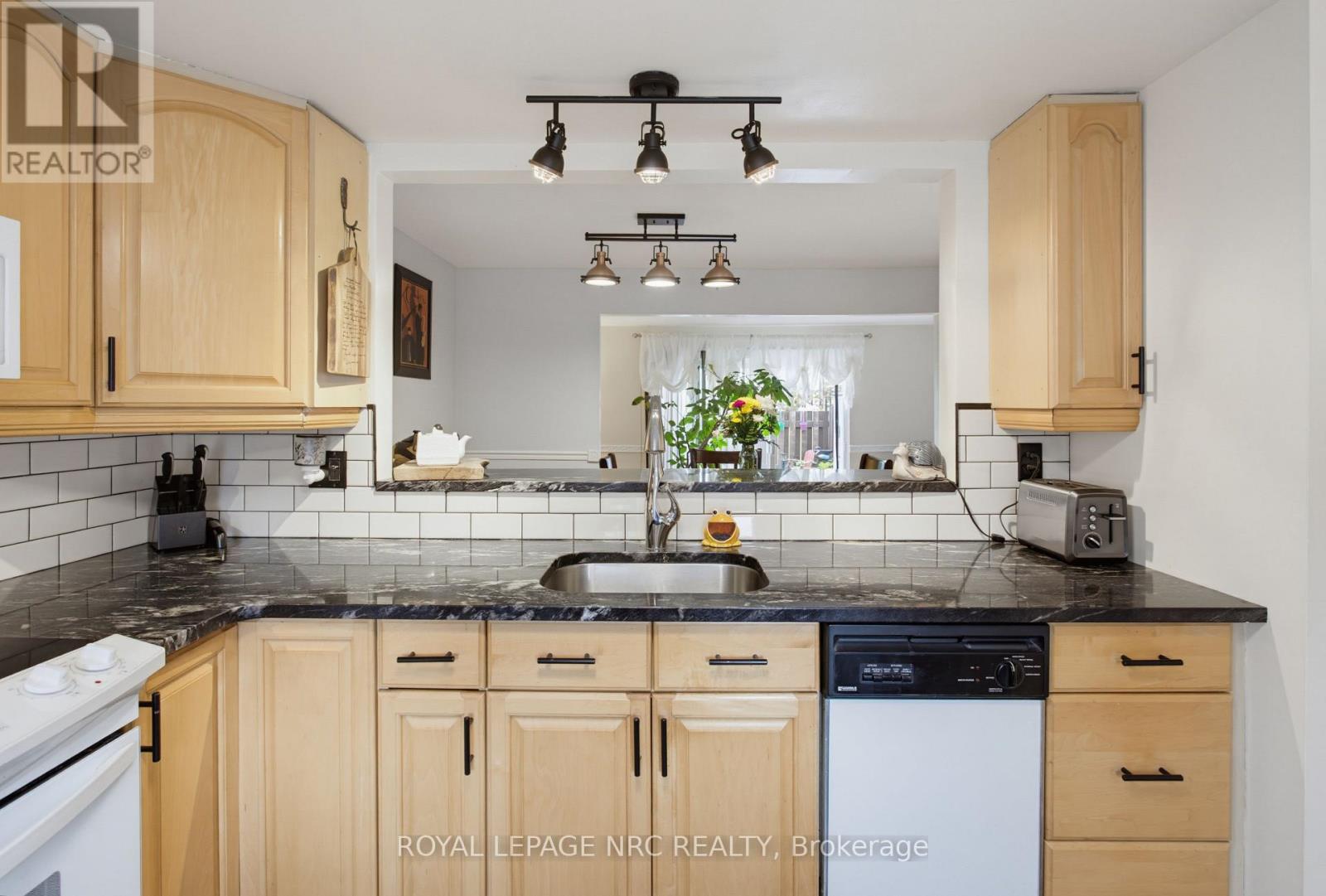 8 - 50 Lakeshore Road, St. Catharines, Ontario  L2N 6P8 - Photo 7 - X13789694