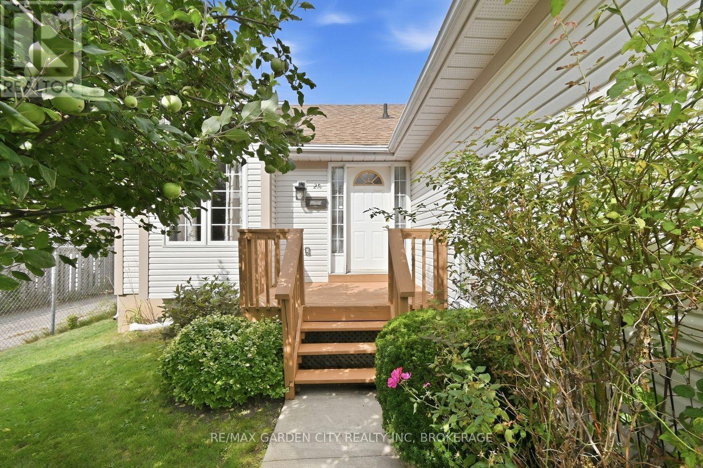 21 B KELSON AVENUE N, Grimsby, Ontario
