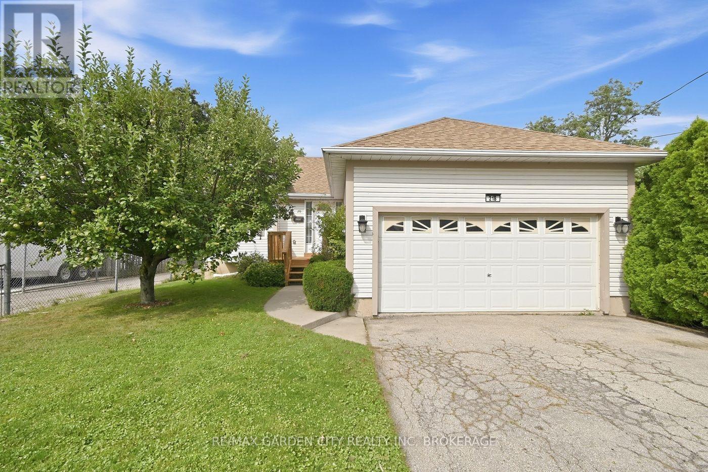 21 B Kelson Avenue N, Grimsby, Ontario  L3M 4C6 - Photo 2 - X13792982