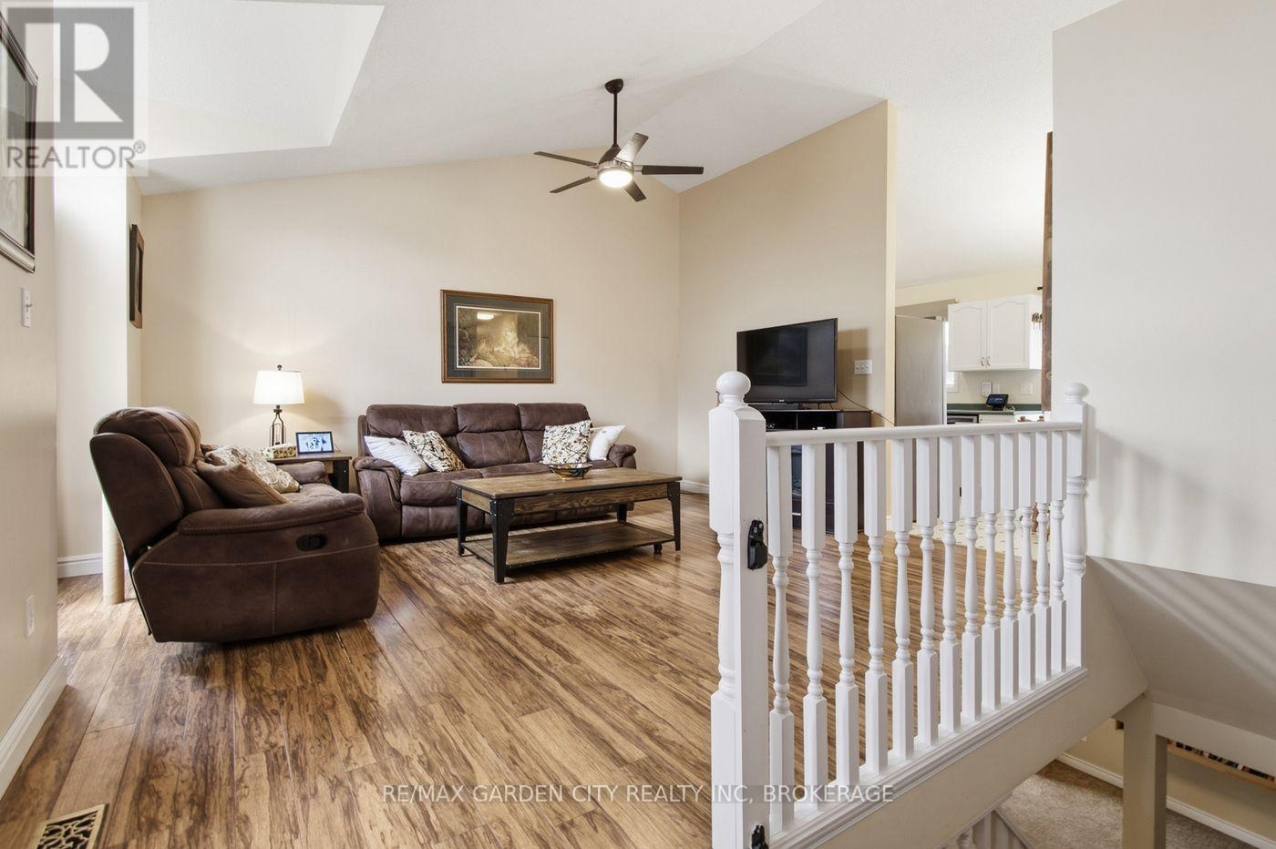 21 B Kelson Avenue N, Grimsby, Ontario  L3M 4C6 - Photo 4 - X13792982