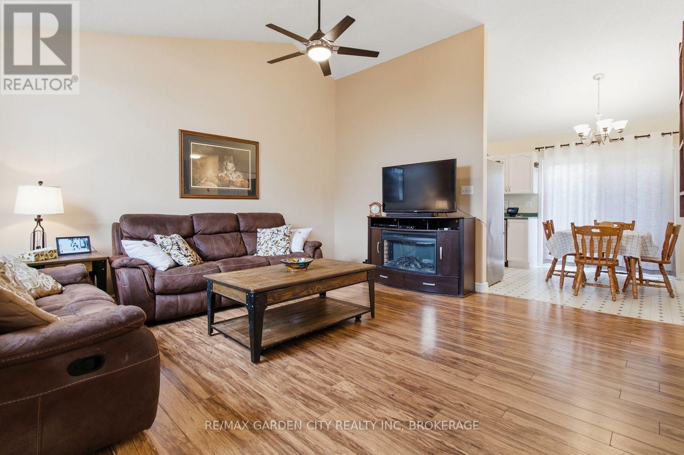 21 B Kelson Avenue N, Grimsby, Ontario  L3M 4C6 - Photo 6 - X13792982