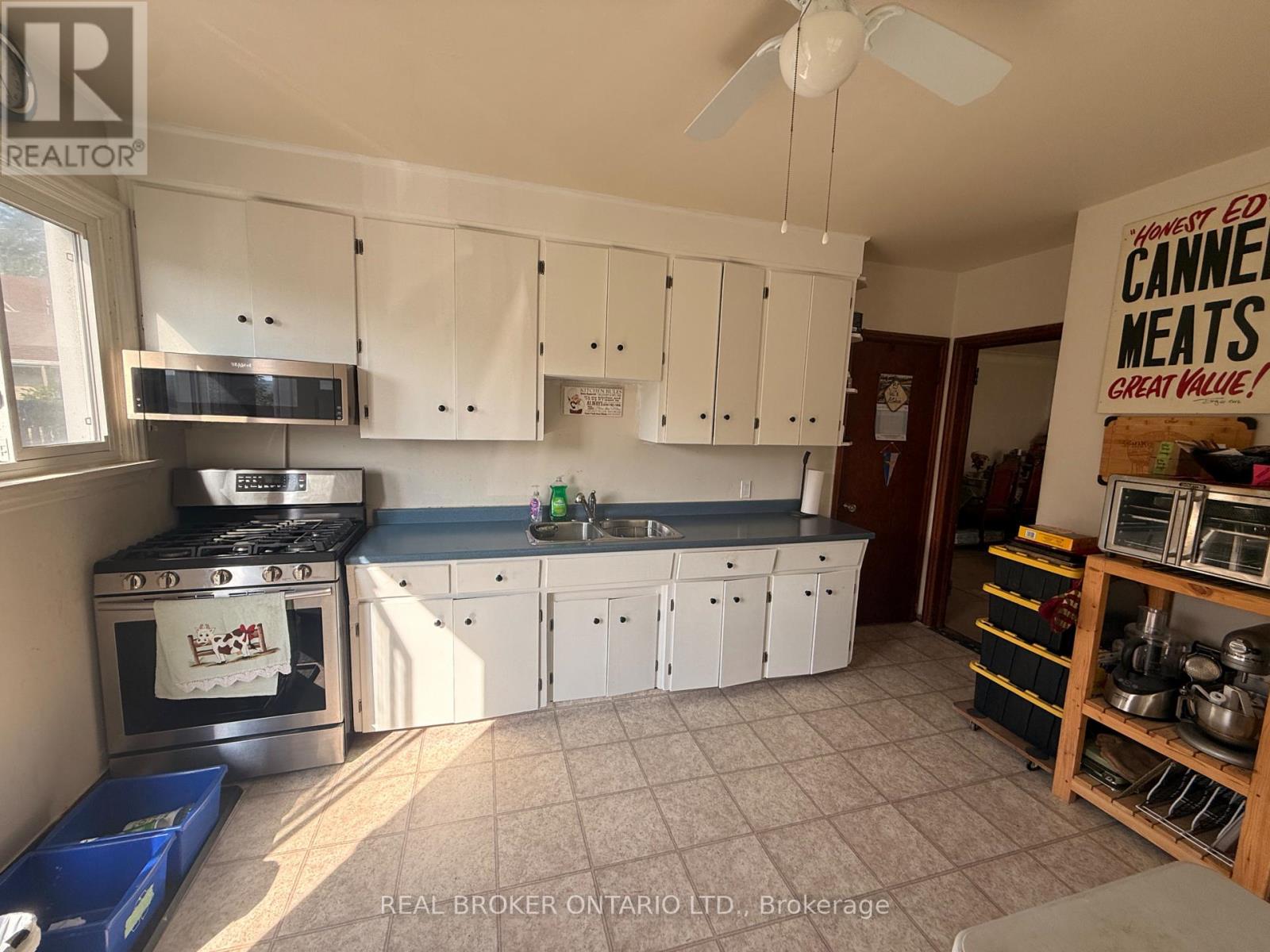4 Conlon Crescent, Thorold, Ontario  L2V 2M7 - Photo 4 - X13793146